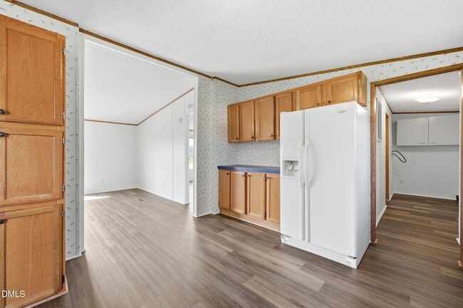 Building Photo - 1385 Live Oak Rd