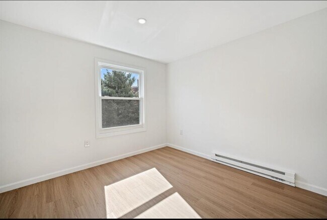 Building Photo - 334-336-336 Halladay St