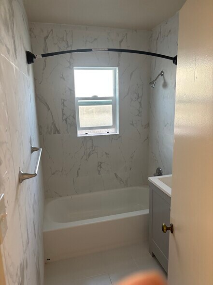 Building Photo - 1542 Prospect Ave