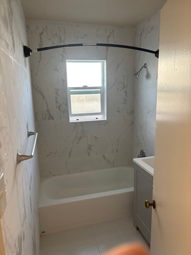 Building Photo - 1542 Prospect Ave