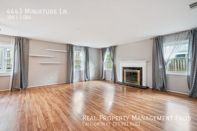 Building Photo - 4443 Miniature Ln