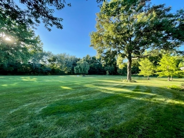 Building Photo - 2S920 Hickory Ln