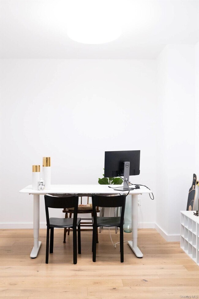 Building Photo - 249 Main St