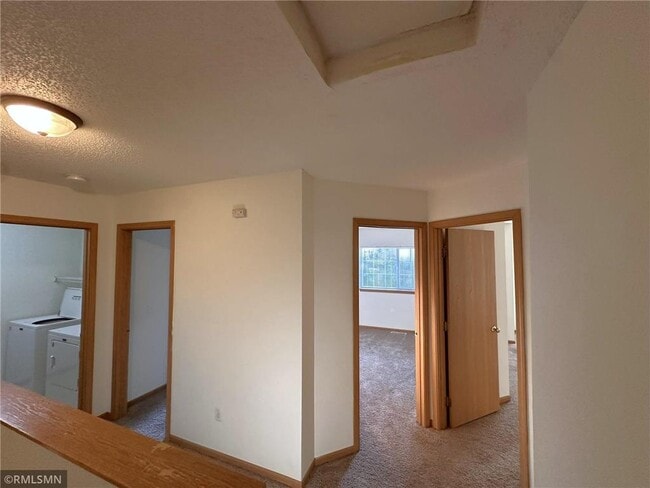 Building Photo - 16 Bridgewater Trail