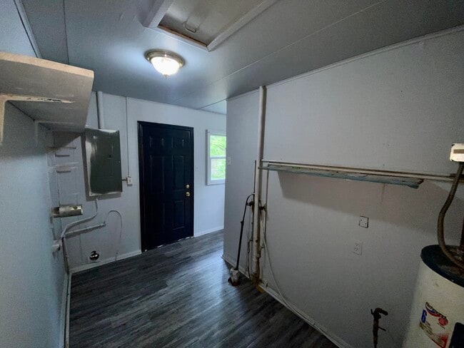 Building Photo - 1003 Giddings St