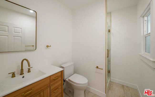 Building Photo - 5729 Carlton Way