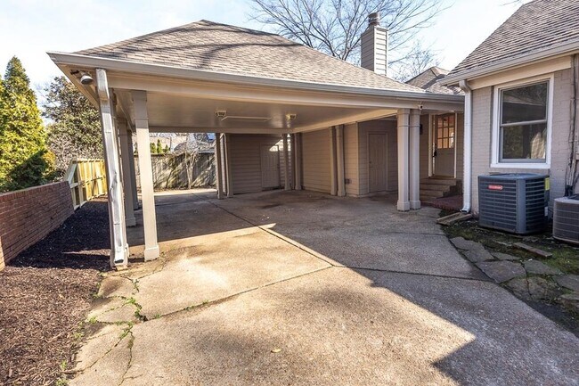 Building Photo - 500 Colonial Rd