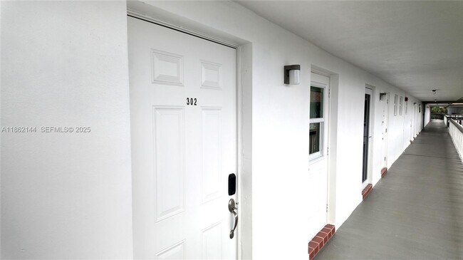 Building Photo - 5200 Washington St