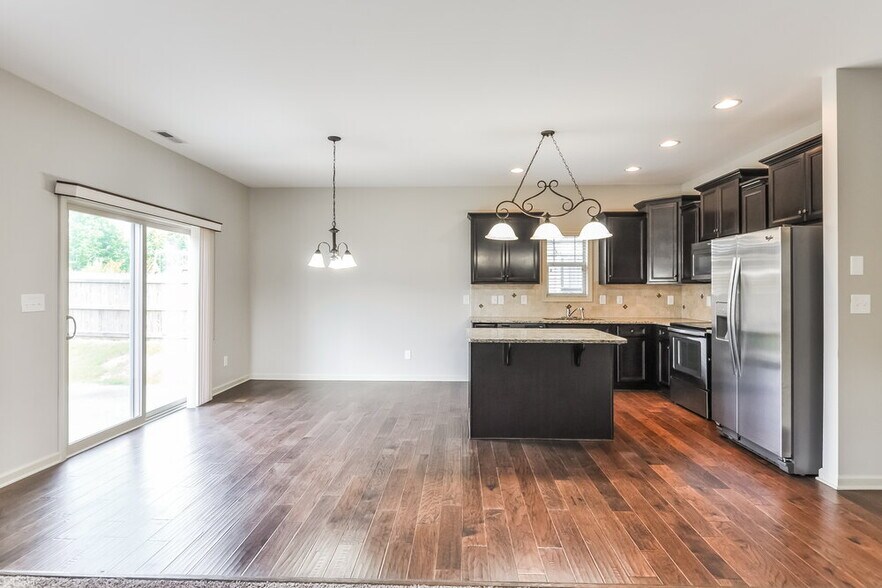Building Photo - 716 McCarthy Dr
