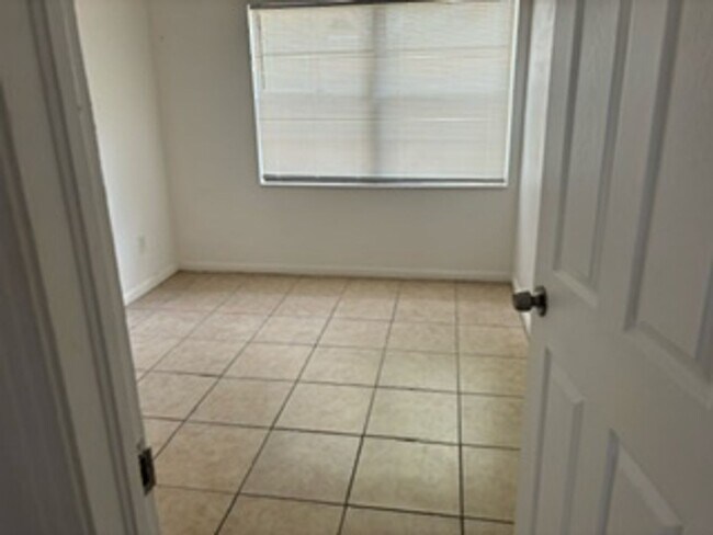 Building Photo - 8718 Ednam Pl