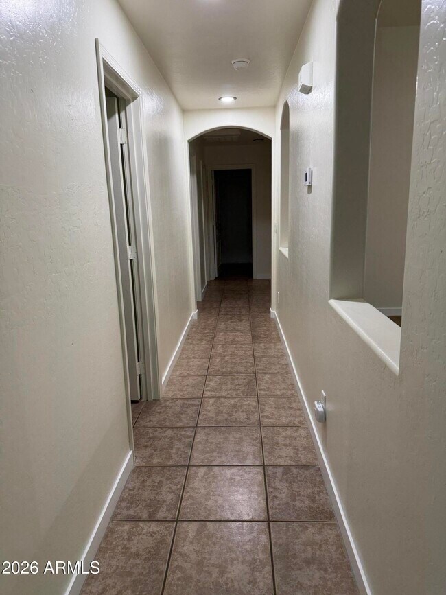 Building Photo - 46058 W Tulip Ln