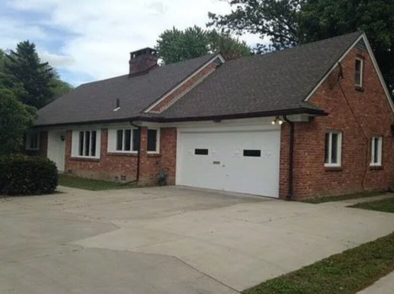 Primary Photo - 3735 Heatherdowns Blvd