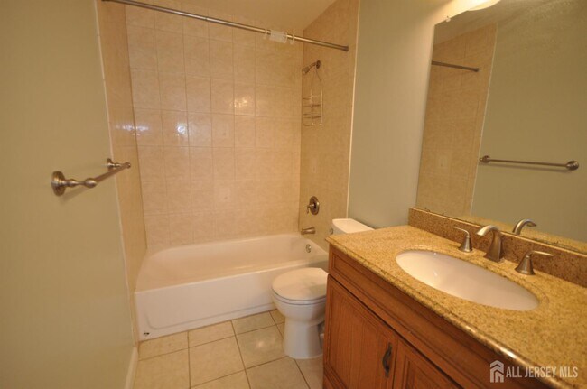 Building Photo - 8020 Tamarron Dr