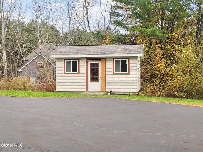 Building Photo - 30 Dick Lynch Rd