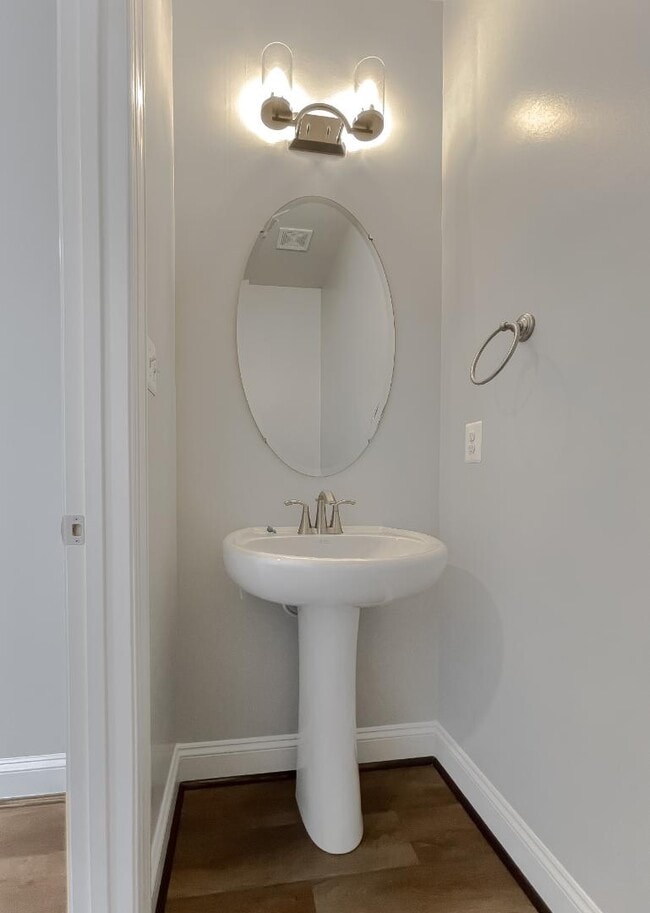 Building Photo - Sullivan Lane