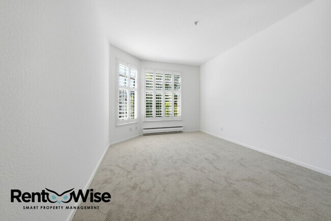 Building Photo - 2060 Sutter St