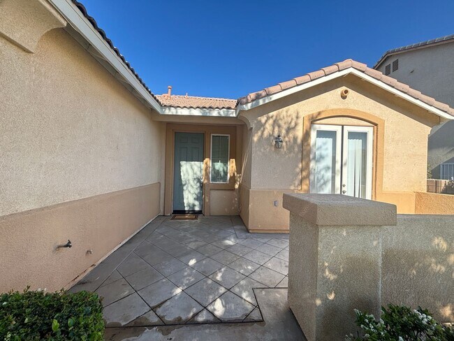 Building Photo - Upgraded West Lancaster Home