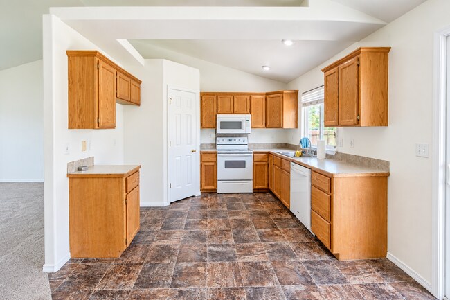 Building Photo - 3 Bed / 2 Bath Home on Quiet Cul-de-Sac