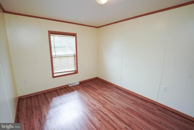 Building Photo - 12179 Country Dr