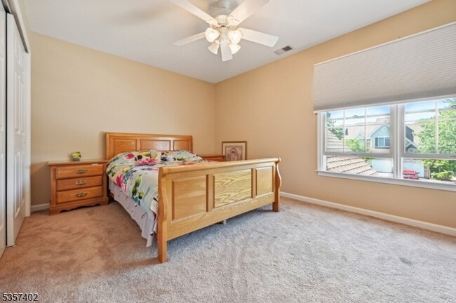 Building Photo - 233 Patriot Hill Dr