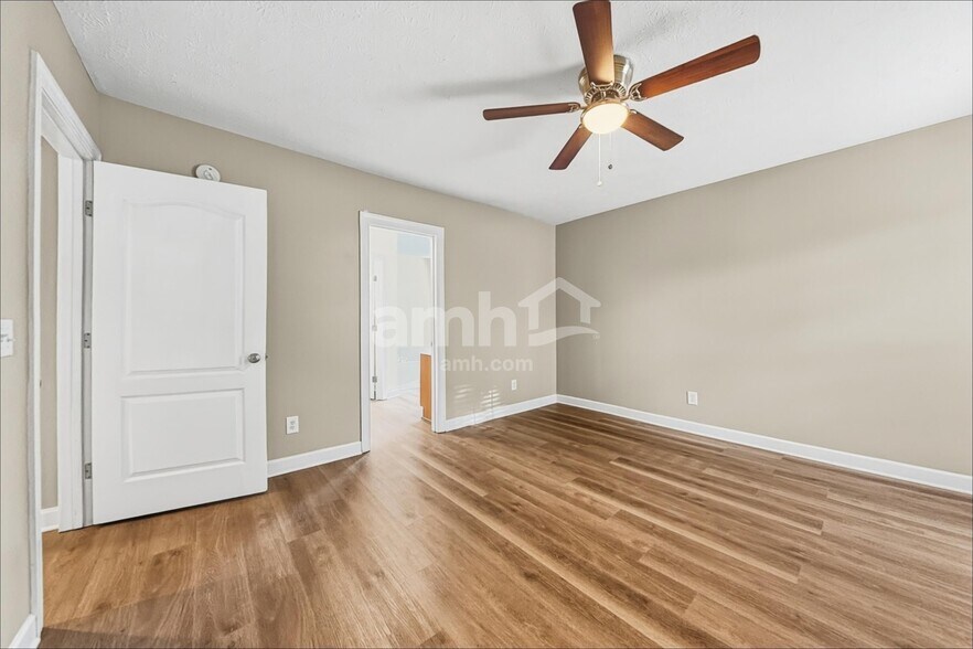 Building Photo - 612 Pointe Clear Dr