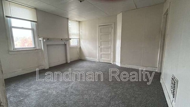 Building Photo - 1400 Hill Ave