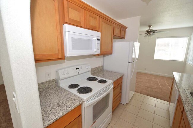 Building Photo - A Spacious and Stylish 2 Bed / 2 Ba Condo Gated Community