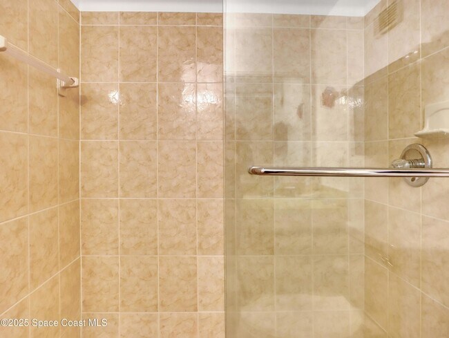 Building Photo - 170 Paradise Blvd