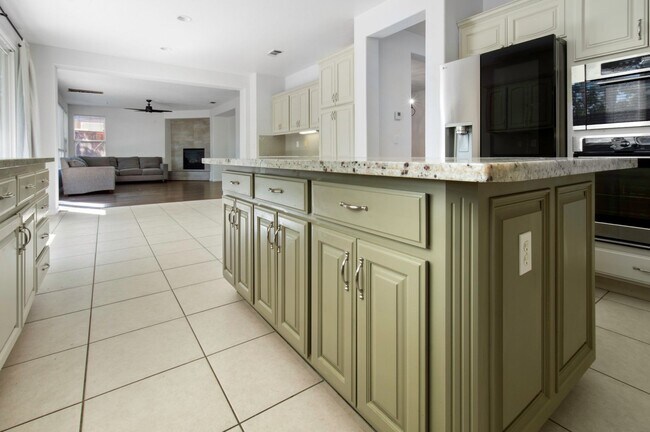 Building Photo - 991 Zephyr Ct