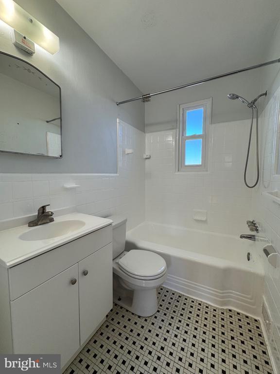 Building Photo - 206 Lynhaven Dr