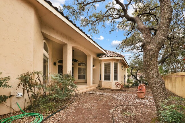 Building Photo - 3 Bedroom/2 Bath Stone Oak Subdivision