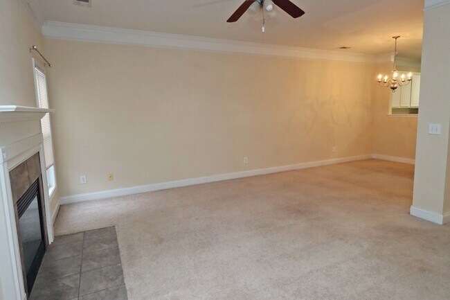 Building Photo - 223 Forest Green Dr