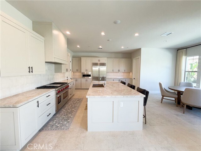 Building Photo - 115 Mossvine