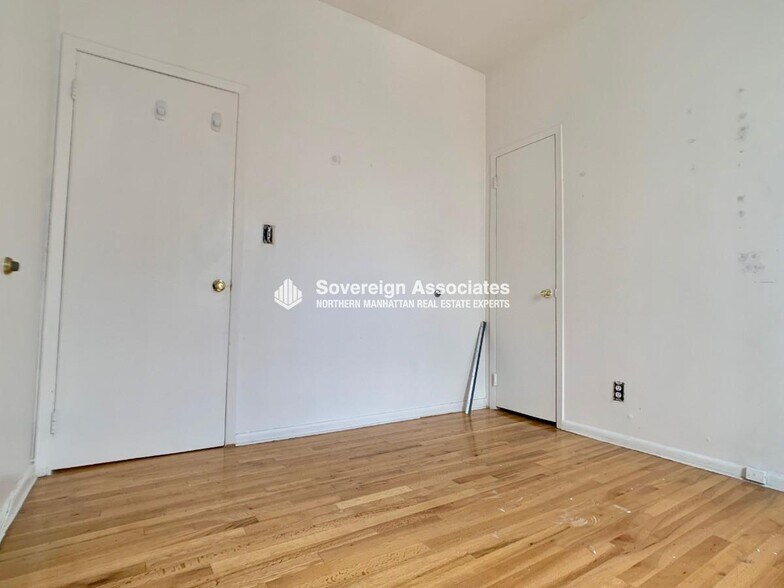 Building Photo - 201 W 105th St