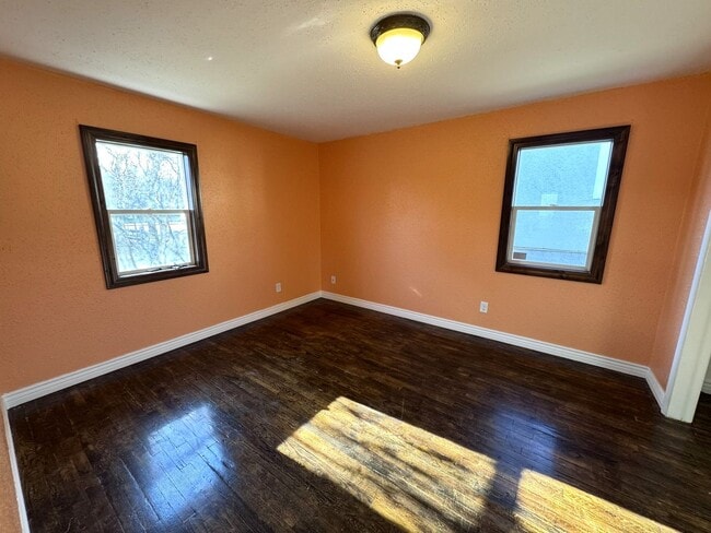 Building Photo - Beautifully Remodeled Home Near Terry Park