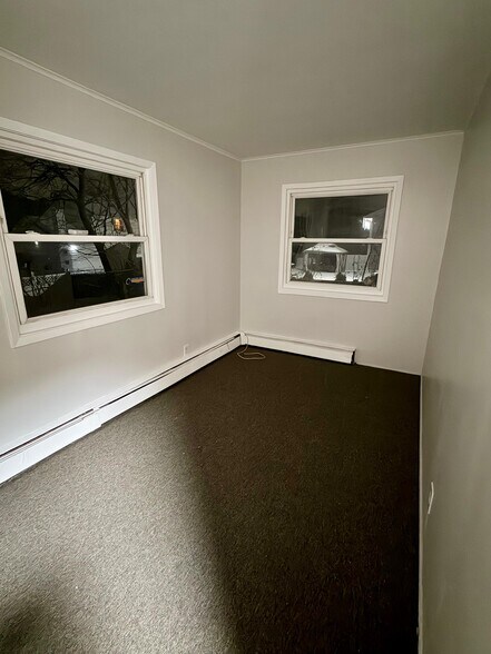 Building Photo - 958 Taylor Ave