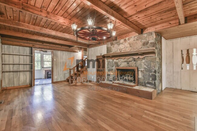 Building Photo - 266 Glenridge Dr
