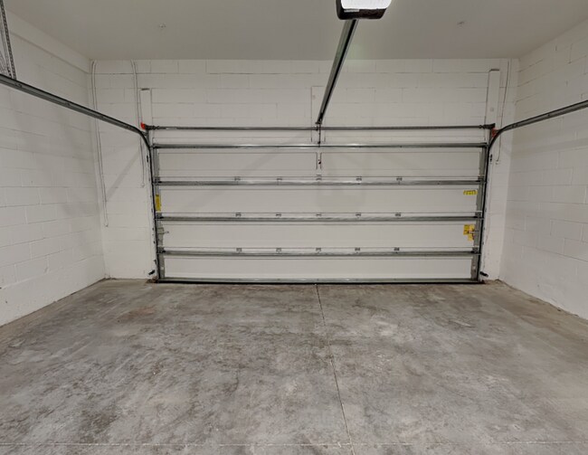 Building Photo - 4216 Sadler Rd