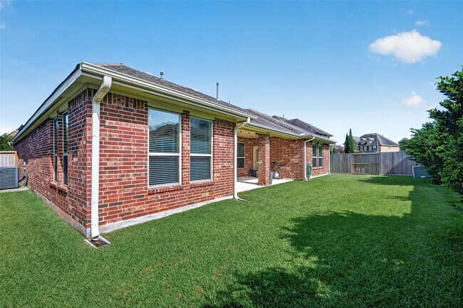 Building Photo - 2624 Holbrook Springs Ln