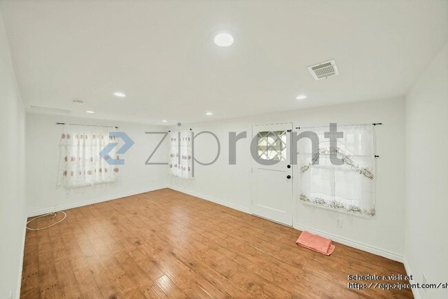 Building Photo - 7936 Alder Ave