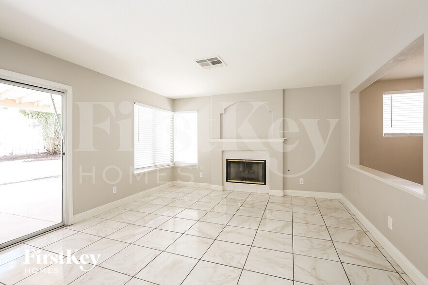 Building Photo - 8041 Hilliard Ave