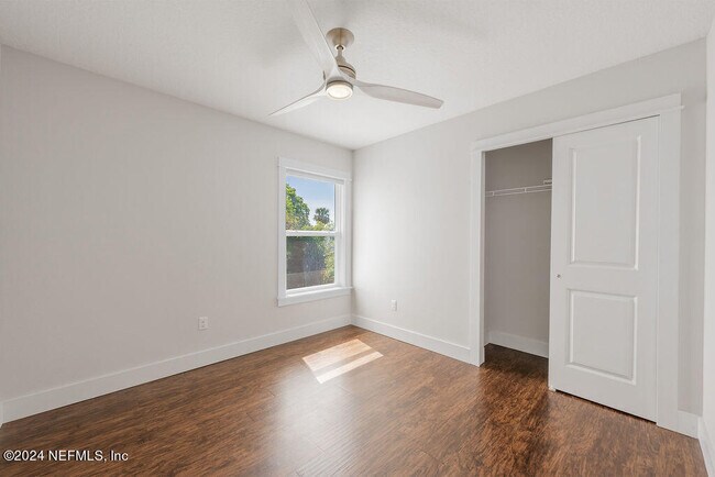 Building Photo - 728 10th St S