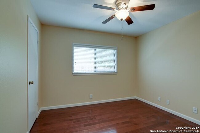 Building Photo - 3/2 1 Story Open Concept Far West SA