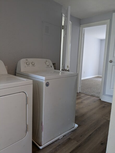 Laundry at top of the stairs - 520 E Miner St