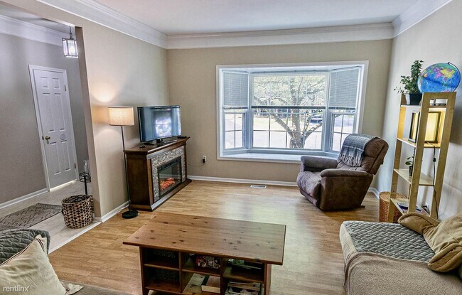 Building Photo - 4 br, 3.5 bath House - 4915 Carriagepark Rd