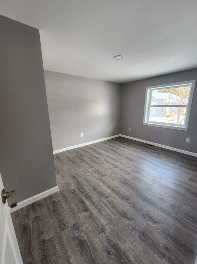 Building Photo - 45 Northway St