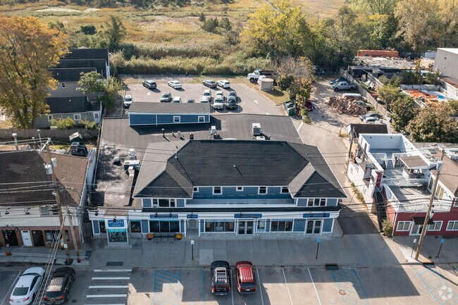 Building Photo - 14 Bayville Ave