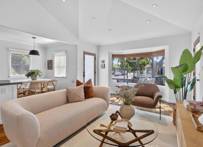 Building Photo - COMPLETELY REMODELED 2 BEDROOM 2 BATH HOUSE