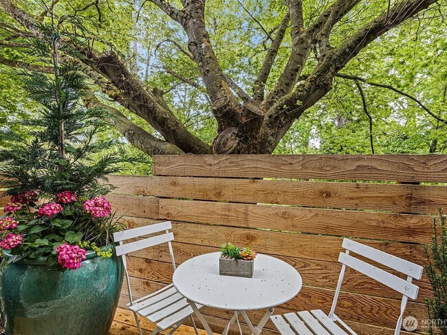 Building Photo - 2525 29th Ave S