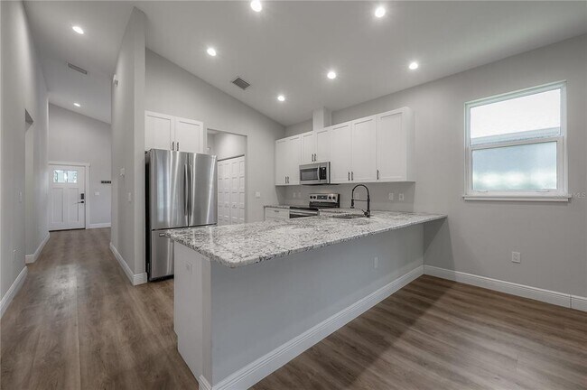 Building Photo - 6804 N 17th St
